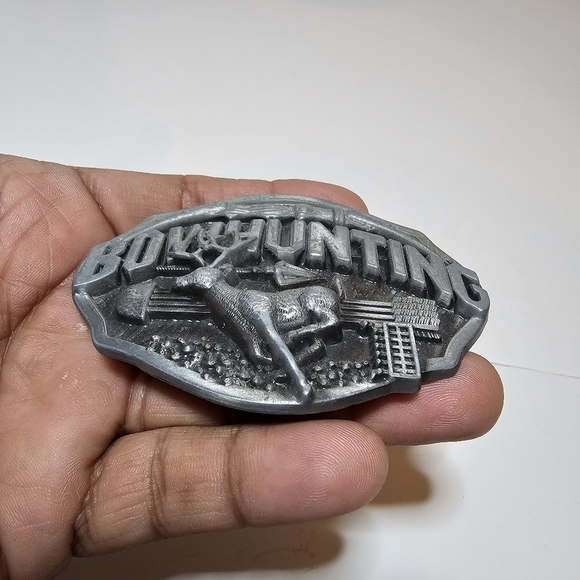 Bowhunting Deer/Buck Western Style Belt Buckle Unbranded 3.25" × 2.5" - Picture 2 of 8